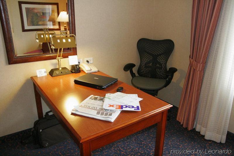 Hilton Garden Inn West Edmonton Habitación foto
